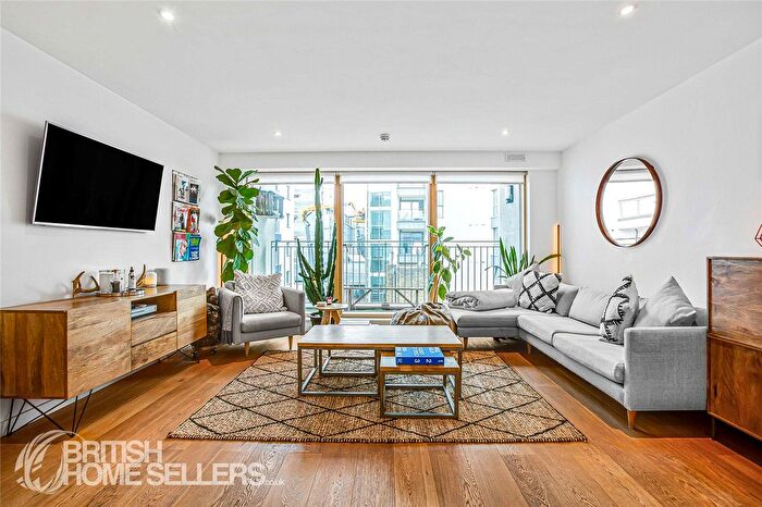 2 Bedroom Flat For Sale In Hardwicks Square, London, SW18