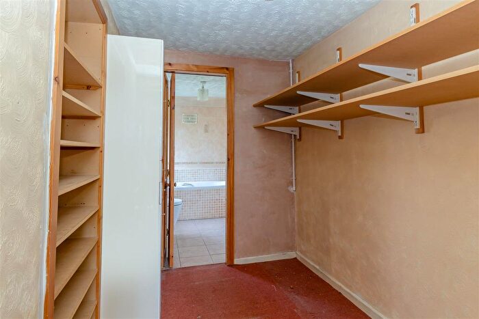 3 Bedroom Semi-Detached House For Sale In Gail Close, Failsworth, Manchester, M35