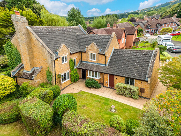 5 Bedroom Detached House For Sale In Kimble Close, Knightcote, CV47