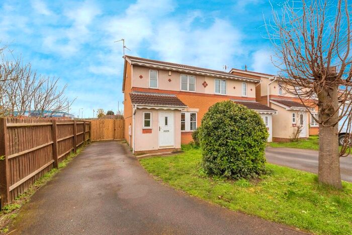 3 Bedroom Semi-Detached House To Rent In Farmers Walk, Newark, NG24