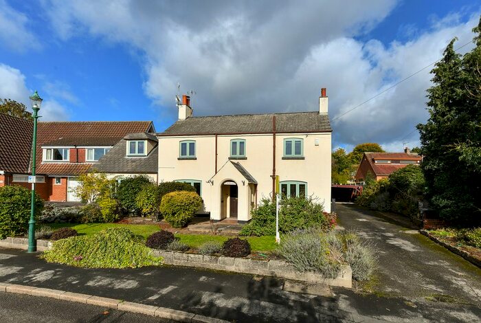 5 Bedroom Detached House To Rent In Village Road, Clifton Village, Nottingham, NG11