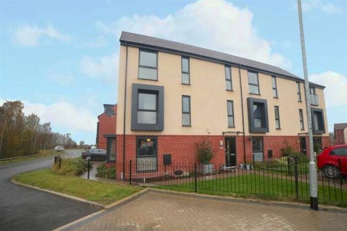 4 Bedroom Semi-Detached House To Rent In Frome Way, Donnington, Telford, TF2