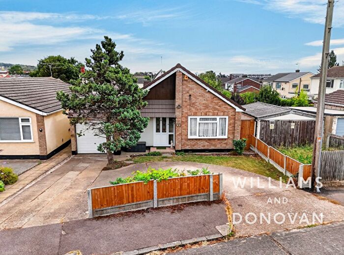 3 Bedroom Detached Bungalow For Sale In Warwick Close, Benfleet, SS7