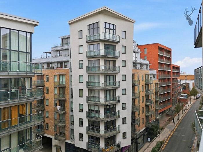 1 Bedroom Flat For Sale In Hudson House, Bow, E3