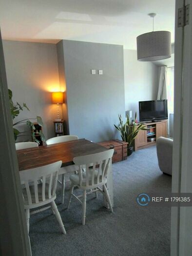 2 Bedroom Maisonette To Rent In Shakespeare Avenue, Warwick, CV34