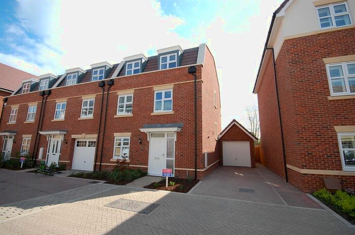 4 Bedroom Town House To Rent In Truesdales, Ickenham, Middlesex, UB10