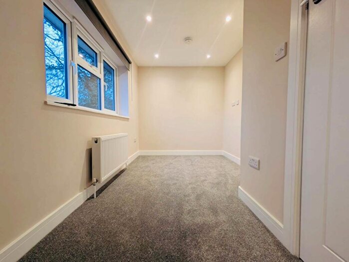 1 Bedroom House To Rent In Gossops Green, RH11