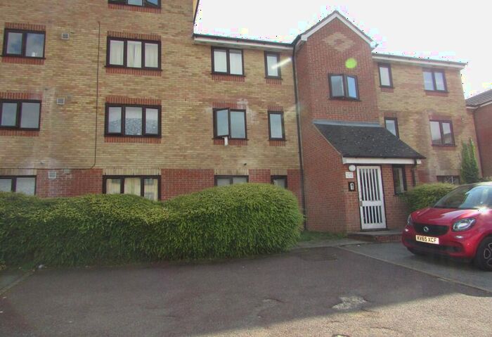 1 Bedroom Flat To Rent In Prestatyn Close, Stevenage, Hertfordshire, SG1