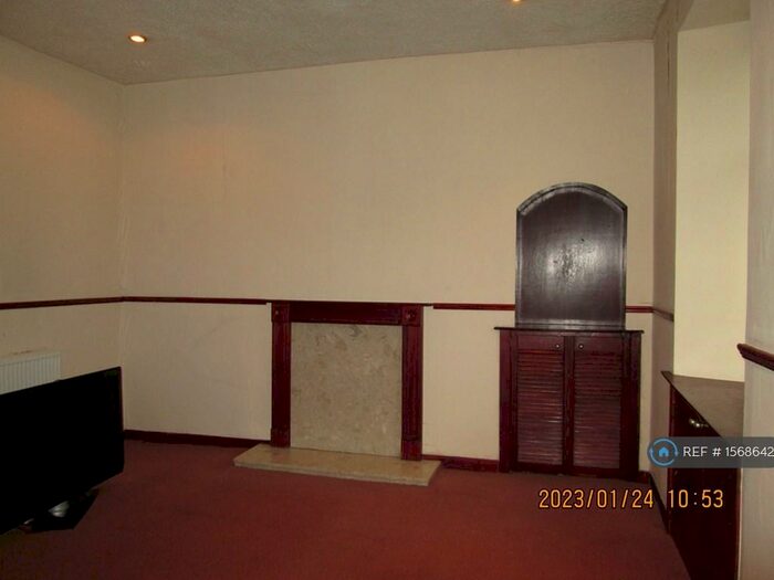 1 Bedroom Flat To Rent In High Street, Newmilns, KA16