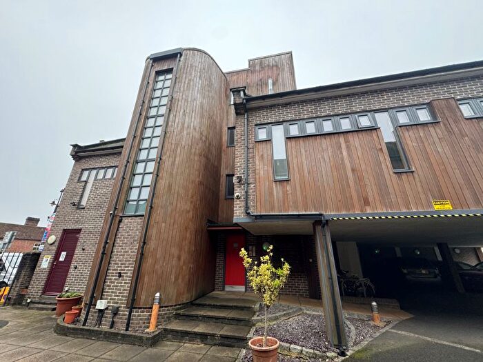 2 Bedroom Flat To Rent In Bepton Road, Midhurst, GU29