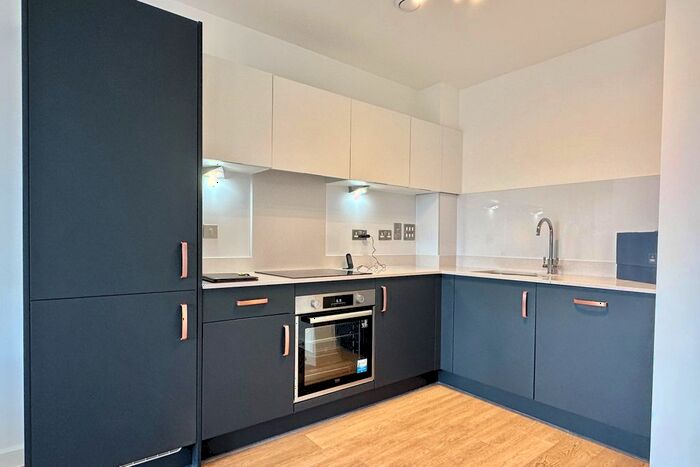 1 Bedroom Flat To Rent In Old Market Place, Farnham, GU9