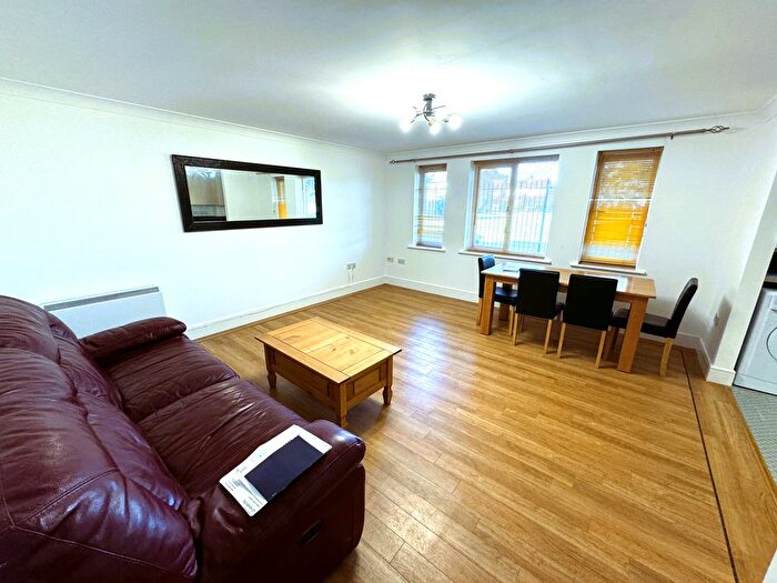 2 Bedroom Flat To Rent In London Road, Romford, RM7