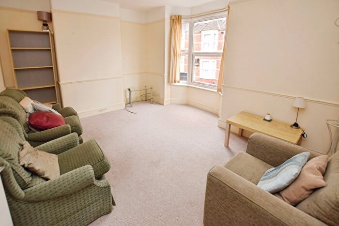 3 Bedroom Maisonette For Sale In Herschell Road, Mount Pleasant, Exeter, EX4