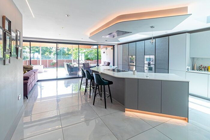 5 Bedroom Detached House For Sale In Broadfields Avenue, Edgware, HA8