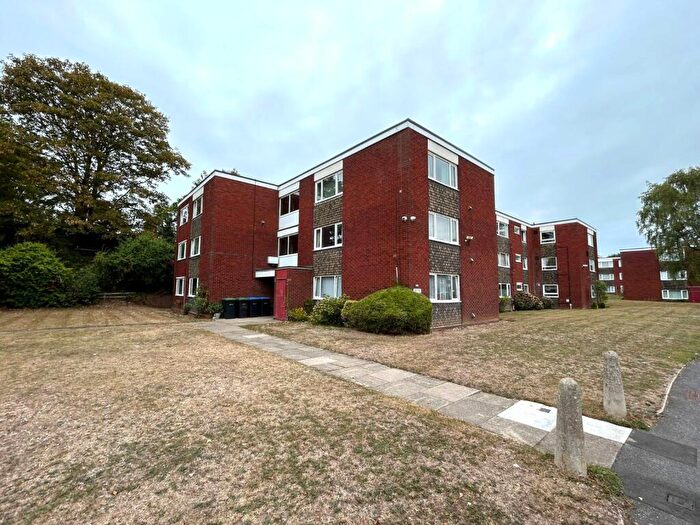 2 Bedroom Flat To Rent In Holly Park Drive, Erdington, Birmingham, West Midlands, B24