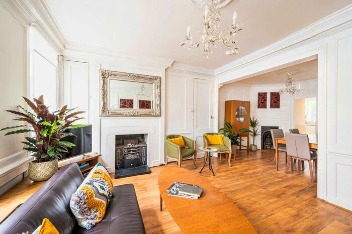 3 Bedroom Property To Rent In St Annes Court, Soho, London, W1F