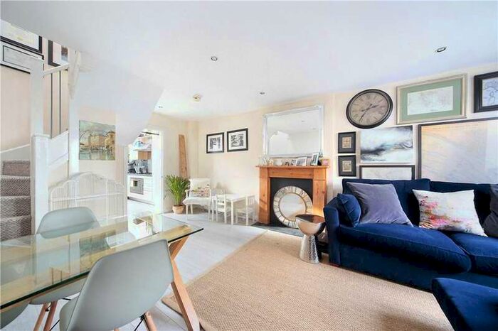 2 Bedroom Mews House To Rent In Old Dairy Mews, Balham, London, SW12