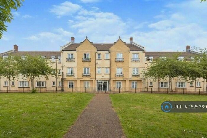 2 Bedroom Flat To Rent In Woodley House, Witney, OX28