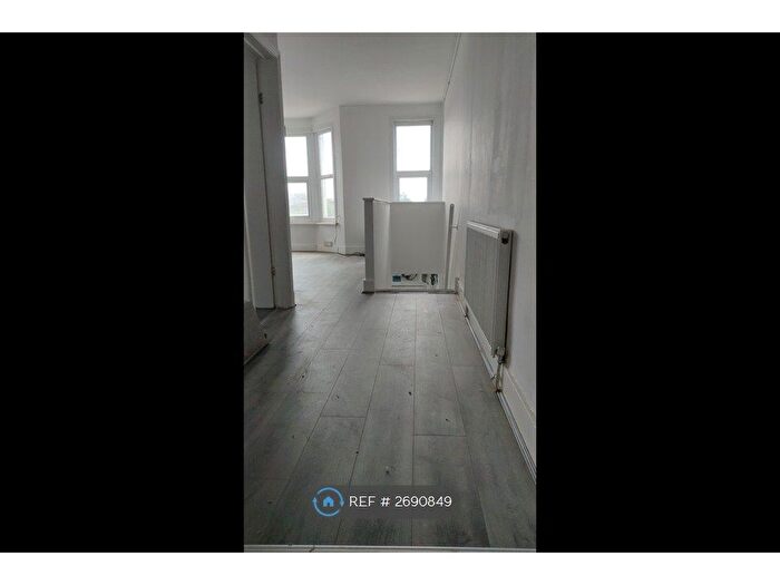 1 Bedroom Flat To Rent In Ley Street, Ilford, IG1