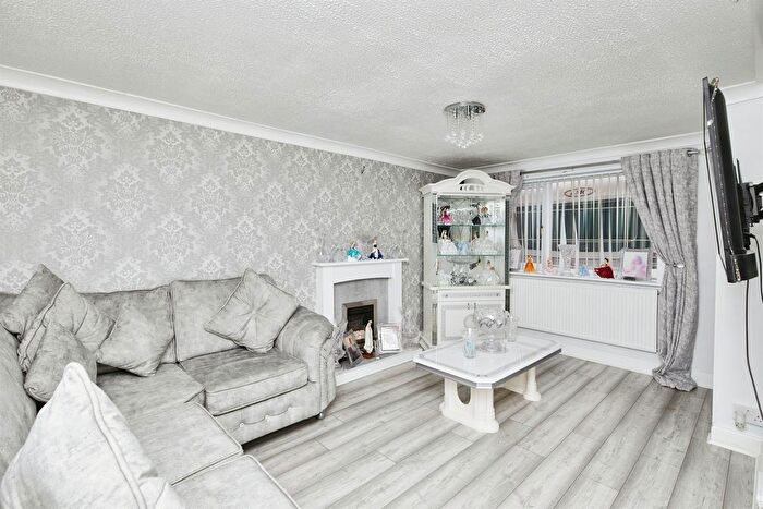 3 Bedroom Property To Rent In Fox Close, Stenson Fields, Derby, DE24