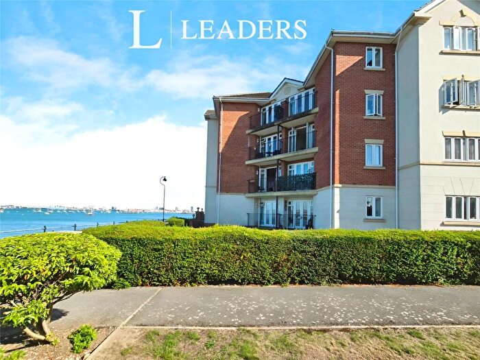 2 Bedroom Apartment For Sale In Hayling Close, Gosport, Hampshire, PO12