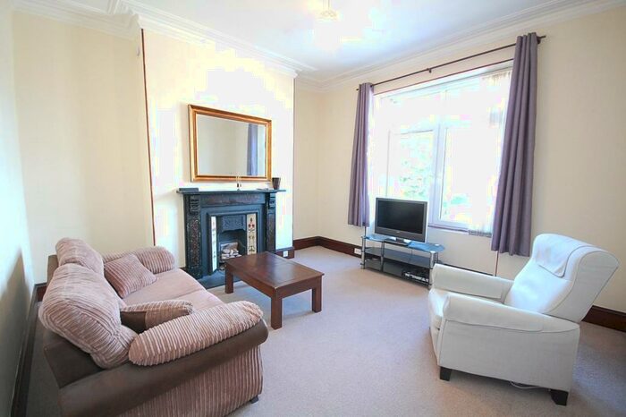 2 Bedroom Apartment To Rent In Great Northern Road, Aberdeen, AB24