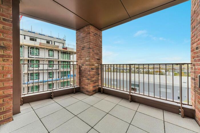 2 Bedroom Flat To Rent In Alington House, Clarendon, London, N8