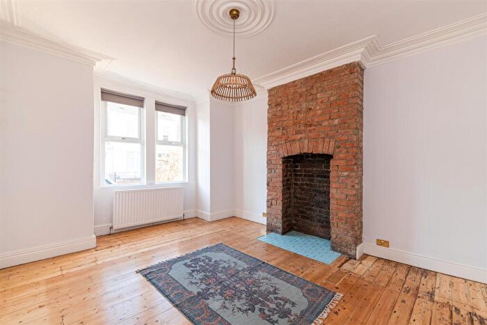 2 Bedroom Flat To Rent In Eastbourne Avenue, Gateshead, Tyne And Wear, NE8