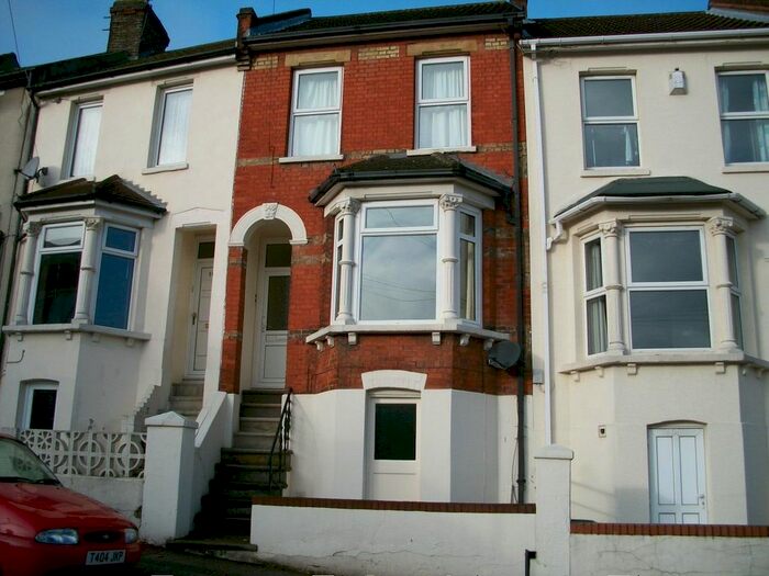 1 Bedroom Flat To Rent In Rochester Street, Chatham ME4