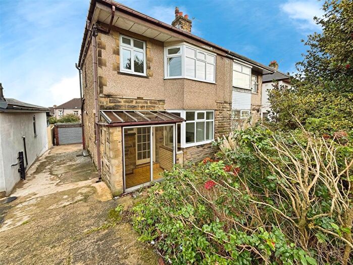 3 Bedroom Semi-Detached House For Sale In Leeds Road, Eccleshill, Bradford, BD2