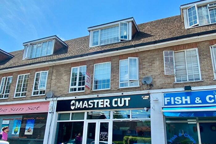 3 Bedroom Maisonette To Rent In How Wood, Park Street, St. Albans, AL2