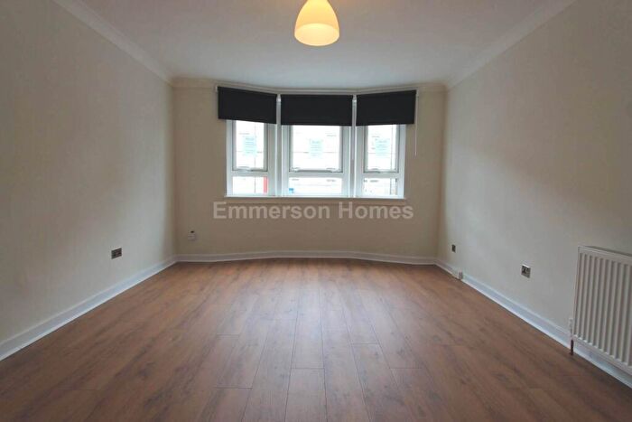 2 Bedroom Flat To Rent In Graham Street, Johnstone, PA5 - Photo 3