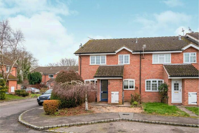 2 Bedroom Terraced House To Rent In Scots Court, Hook, RG27