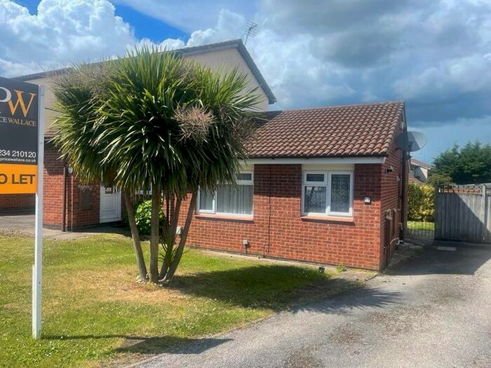 2 Bedroom Bungalow To Rent In Ashridge Drive, Bedford, MK41