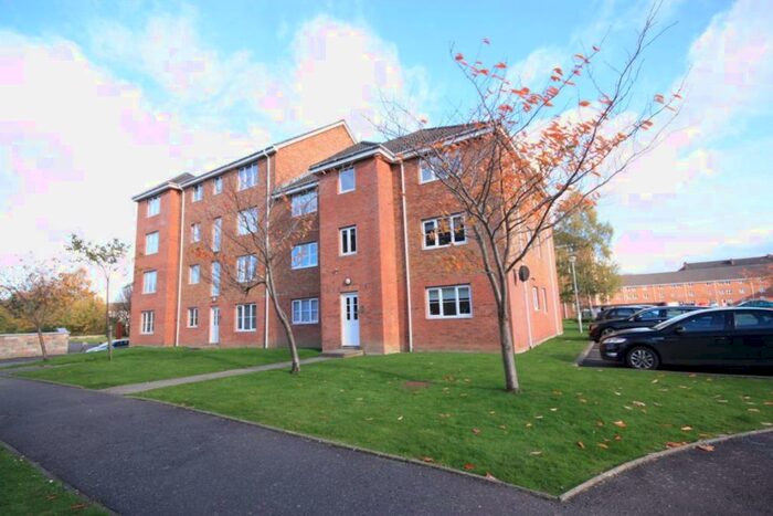 2 Bedroom Flat To Rent In Flat / Tullis Gardens, Glasgow, G40