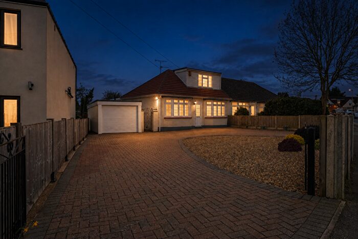 3 Bedroom Semi-Detached House For Sale In Chain Free - Substantial Home In Premier Location, ME7