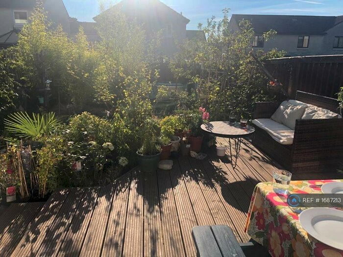 3 Bedroom Semi-Detached House To Rent In Bankton Park East, Livingston, EH54