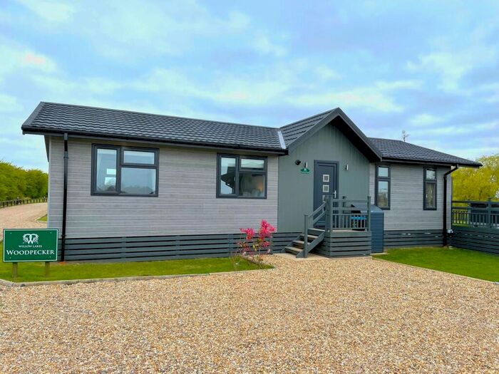 3 Bedroom Lodge For Sale In Ashby-cum Fenby, North Lincolnshire, DN37