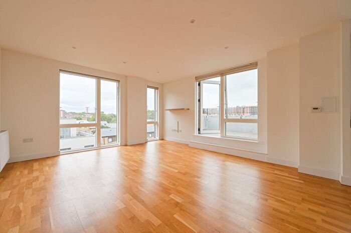 2 Bedroom Flat For Sale In Guthridge Close, , Tower Hamlets, London, E14