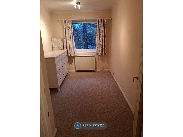 2 Bedroom Flat To Rent In Brentor Court, Tunbridge Wells, TN2