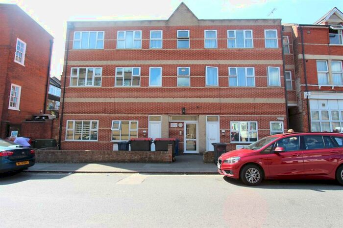 2 Bedroom Flat To Rent In Capitol House, Salisbury Road, High Barnet, EN5