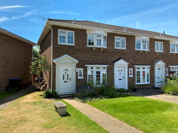 3 Bedroom End Of Terrace House To Rent In Albany Place, Egham, TW20