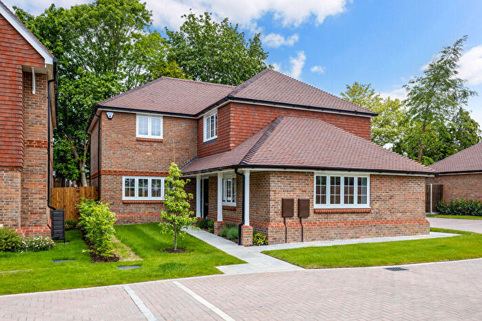 4 Bedroom Detached House For Sale In Otway Close, Tadworth, KT20