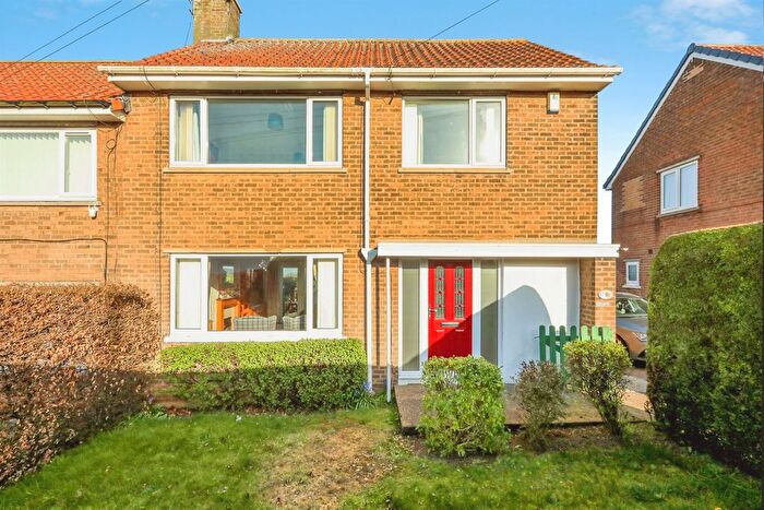 3 Bedroom Semi Detached House For Sale In Shelley Drive, Dinnington, Sheffield, S25