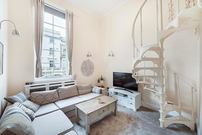2 Bedroom Flat For Sale In Gloucester Street, London, SW1V