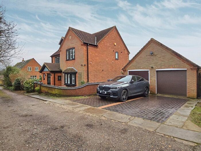 5 Bedroom Detached House For Sale In Claridges Lane, Ampthill, Bedfordshire, MK45