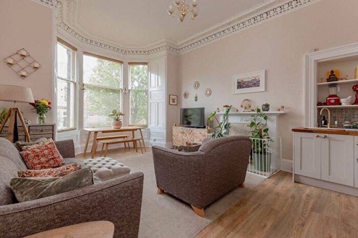 2 Bedroom Flat For Sale In / Brights Crescent, Newington, Edinburgh, EH9