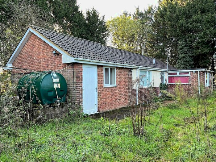 3 Bedroom Detached Bungalow For Sale In Old London Road, Milton Common, Thame, OX9