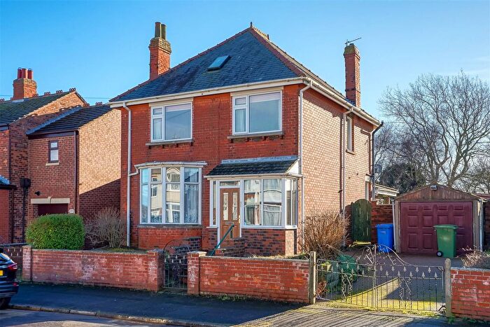 3 Bedroom Detached House For Sale In Chestnut Avenue, Withernsea, HU19