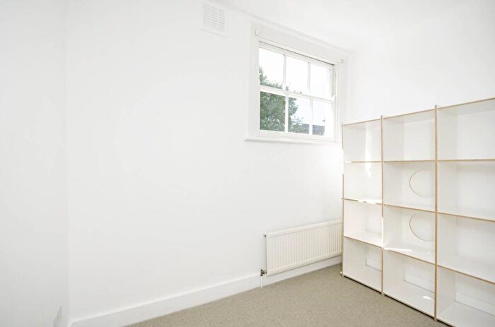 1 Bedroom Flat To Rent In Graham Road, Hackney, London, E8